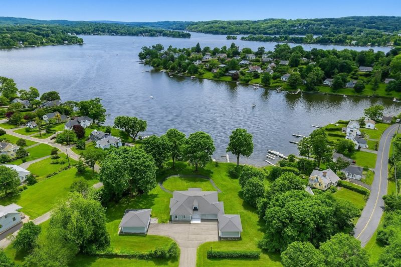 Brookfield, CT